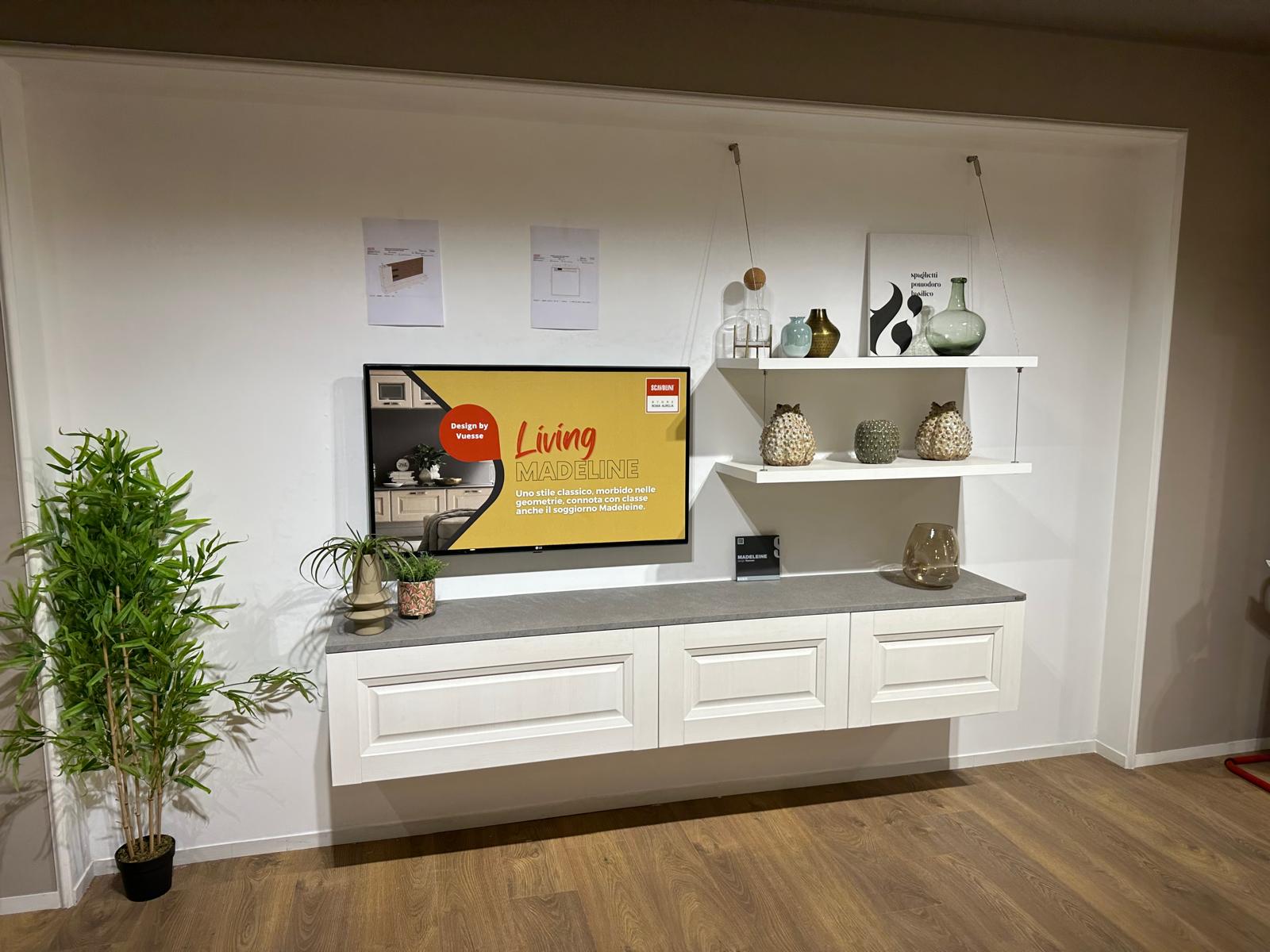 Esposizione sedie nello showroom